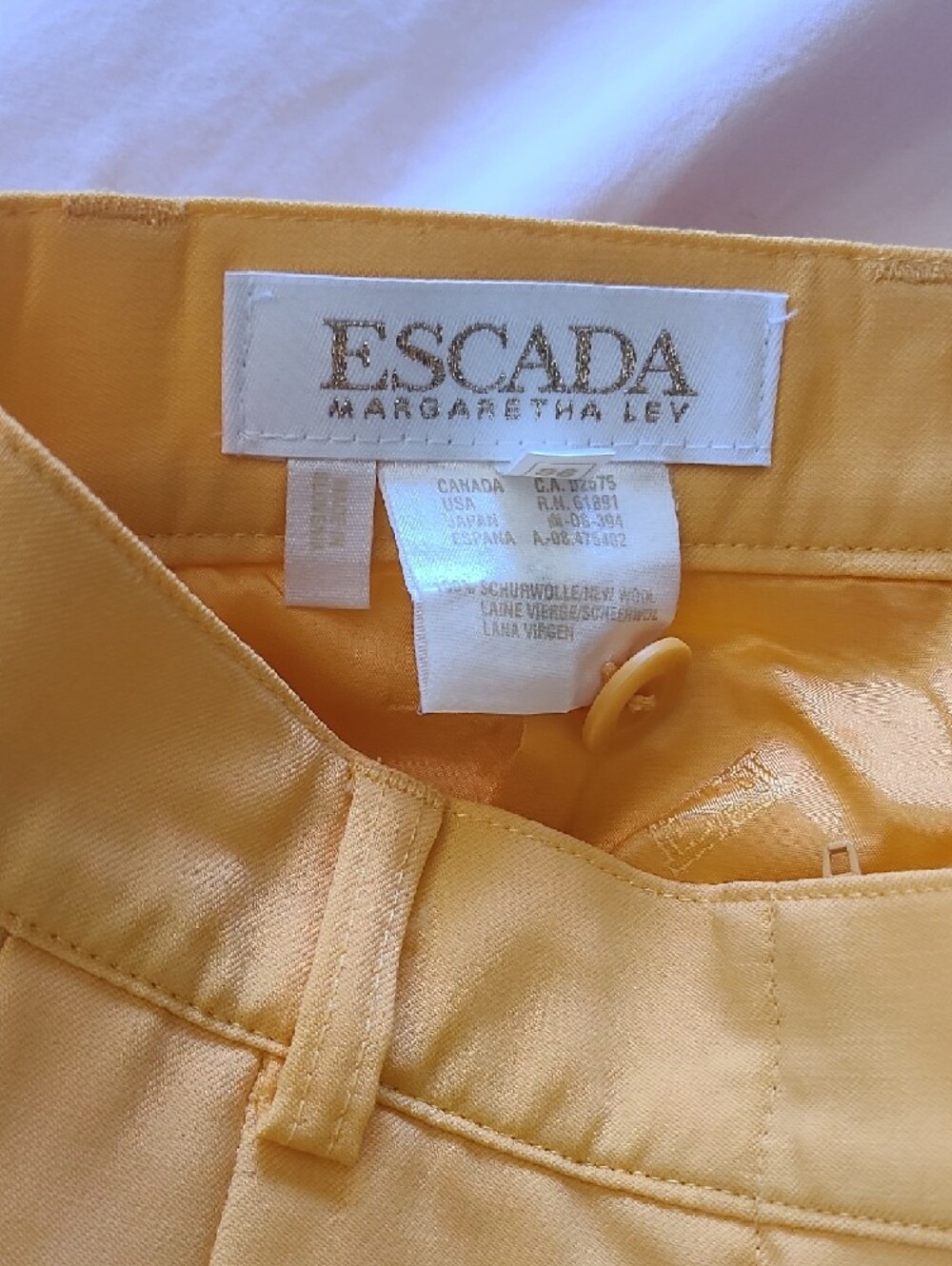Vintage Escada Apricot High-Waist Trousers Size 36 100%wool - Picture 2 of 7